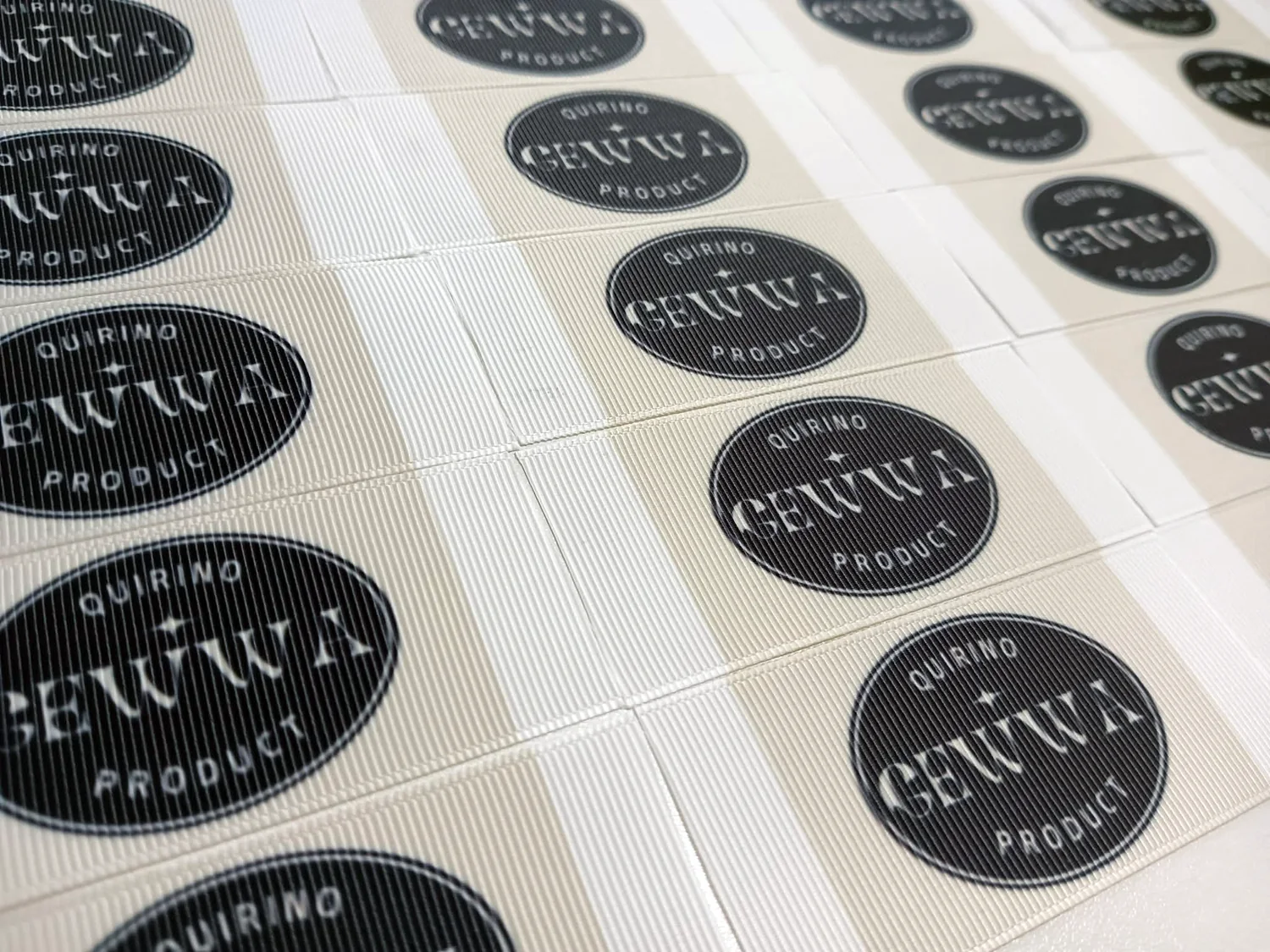 Grosgrain Hem / Brand Label · 1.5 × 2.5 in