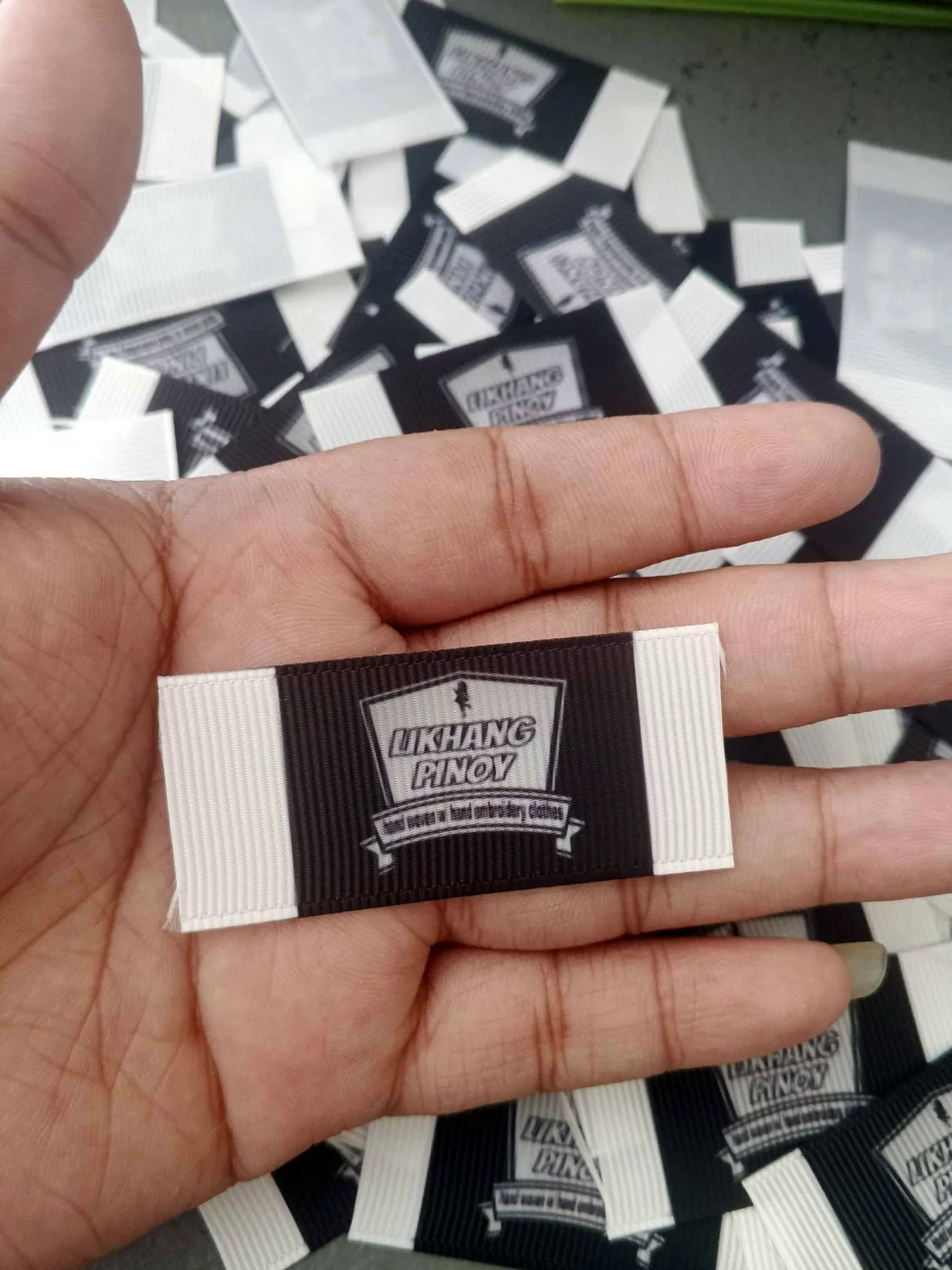 Finished Grosgrain folded sleeve or side Etiketa label